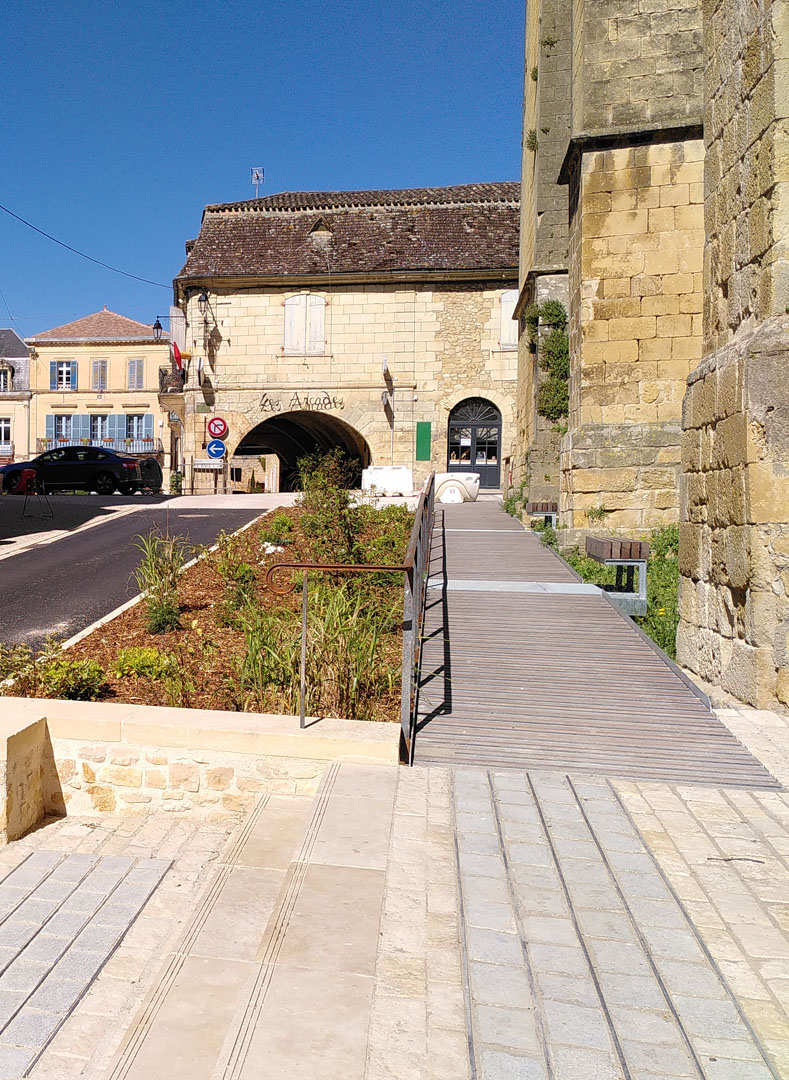 atelier Coq agence architecture architecte Sarlat Dordogne réalisation paysage Aménagement bourg Beaumont 2014 IMG 20200527 103407 prt