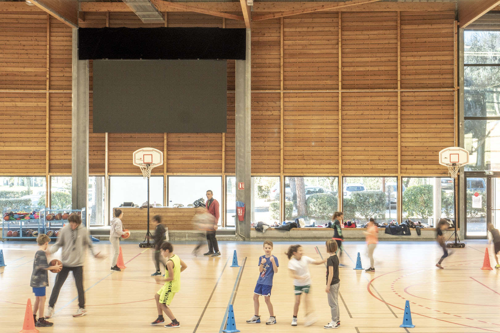 atelier Coq agence architecture architecte Sarlat Dordogne réalisation sport Complexe sportif sarlat 2006 2022 photo intérieure2 psg