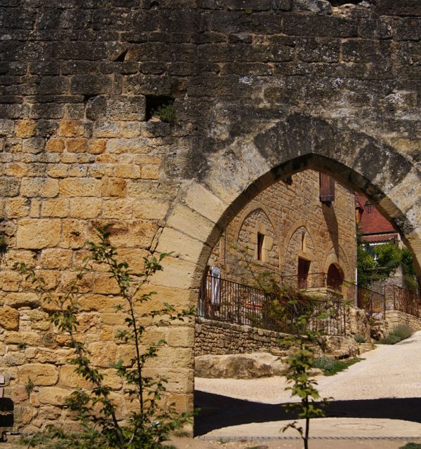 atelier Coq agence architecture architecte Sarlat Dordogne réalisation paysage Valorisation rue bastide domme 2017 Porte de la Combe psg